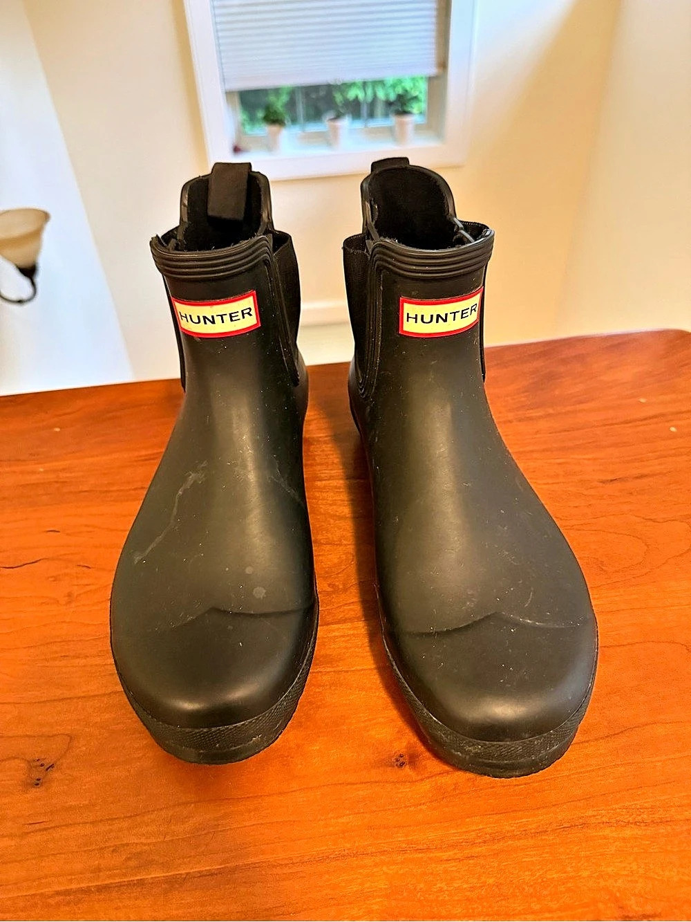 Hunter Women's Original Chelsea Rain Boots Black- size 11